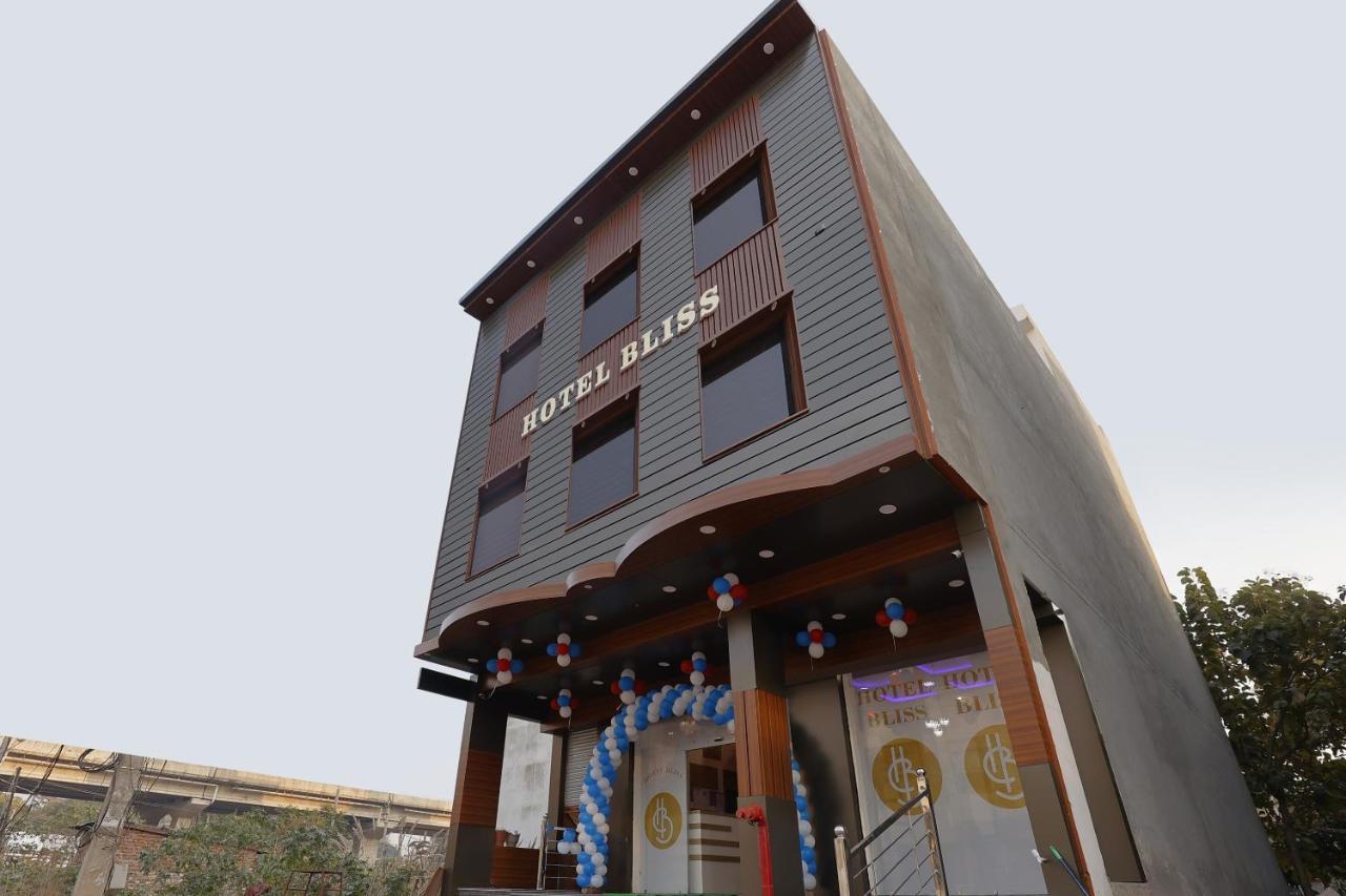 Hotel Bliss Zirakpur Экстерьер фото