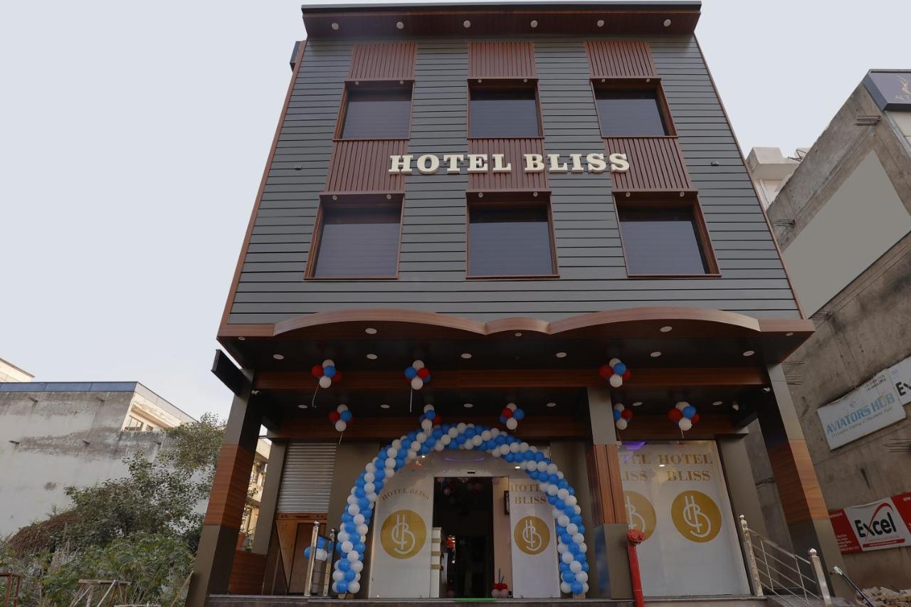 Hotel Bliss Zirakpur Экстерьер фото