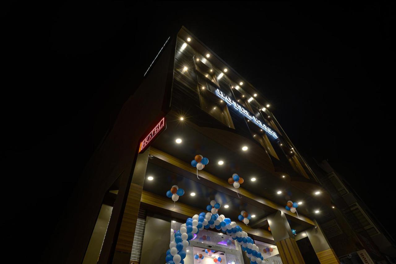 Hotel Bliss Zirakpur Экстерьер фото