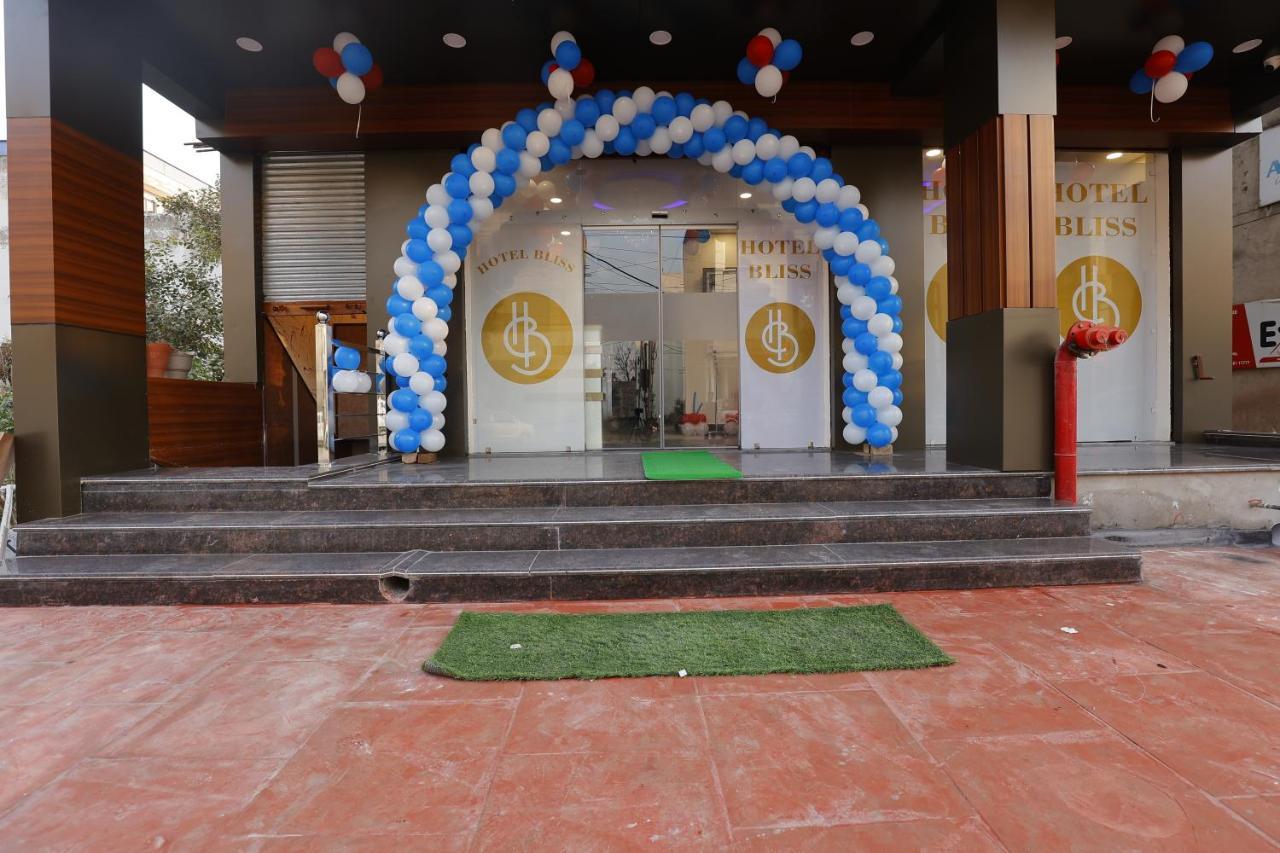 Hotel Bliss Zirakpur Экстерьер фото